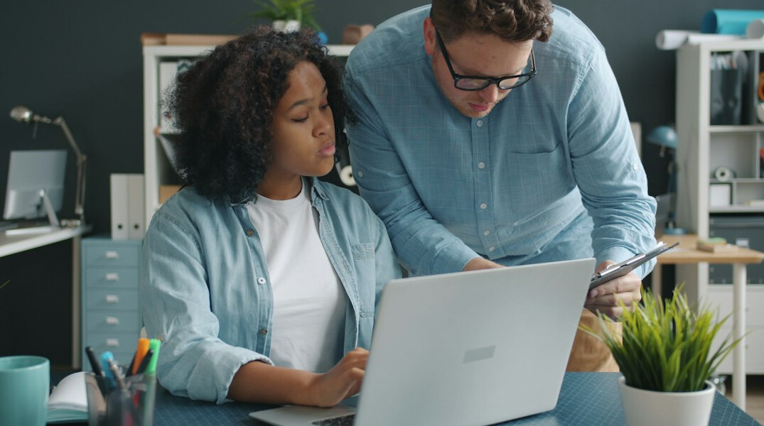 mentor guiding employee